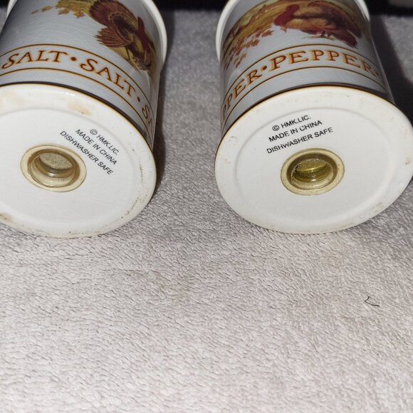 Hallmark Turkey Autumn 4" Tall Salt & Pepper Shakers guc - Picture 6 of 7